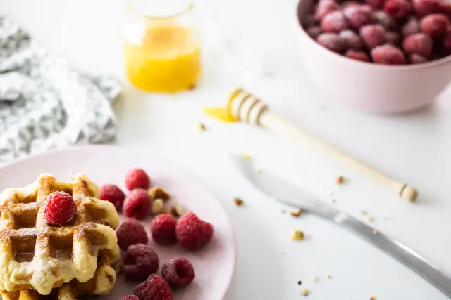 La gaufre de Maddi, framboises et miel du Pays basque — Agrandir