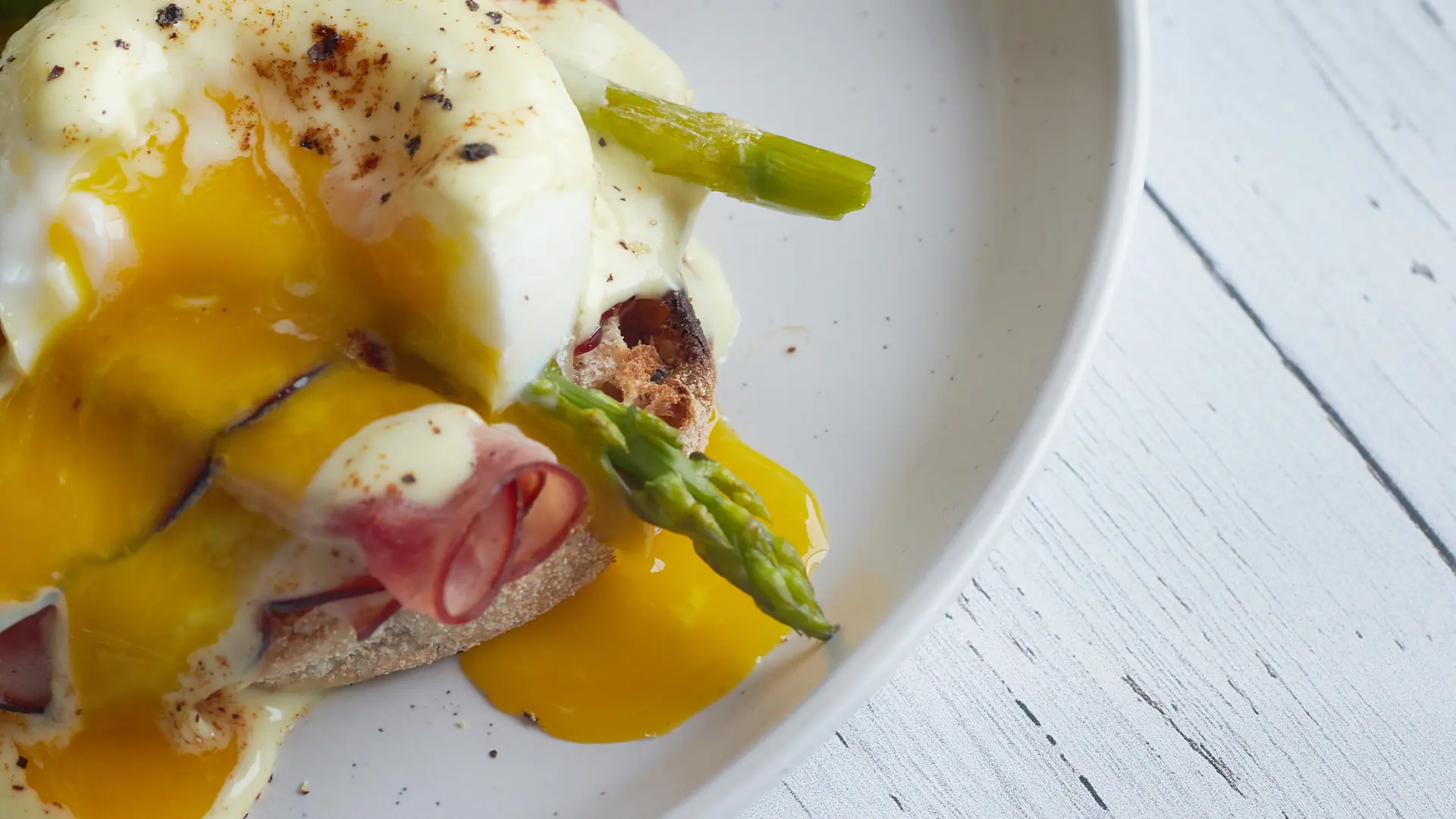 L’œuf Benedict, le jaune qui coule